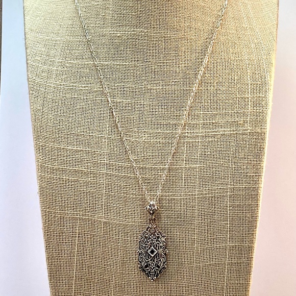 Gorgeous Vintage Filigree Sterling Silver and Blue Sapphire Necklace - Picture 4 of 4